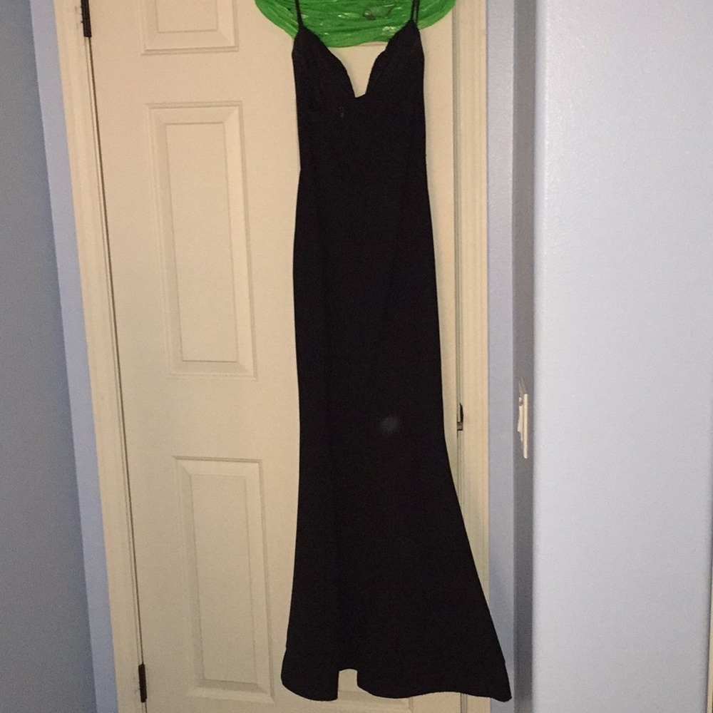Black slim fitting prom/formal dress